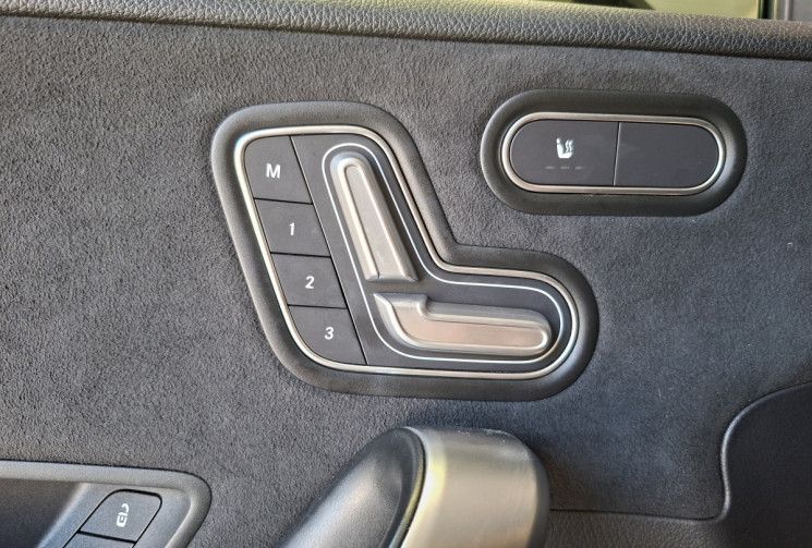 Mercedes Classe A A 200  AMG LINE 1.3 Ti 163 7G-DCT / Toit ouvrant / Tête Haute / Sièges sport 