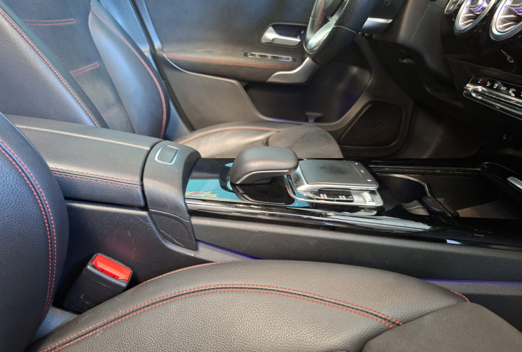 Mercedes Classe A A 200  AMG LINE 1.3 Ti 163 7G-DCT / Toit ouvrant / Tête Haute / Sièges sport 