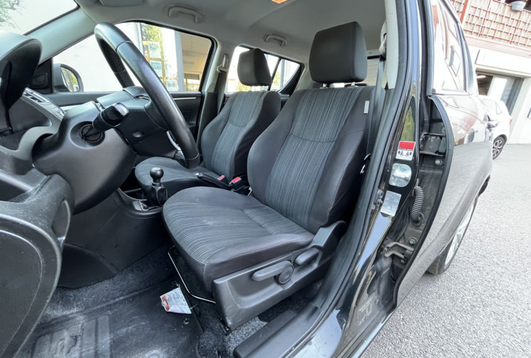 Suzuki Swift 1.3 DDIS 75 cv 5 portes
