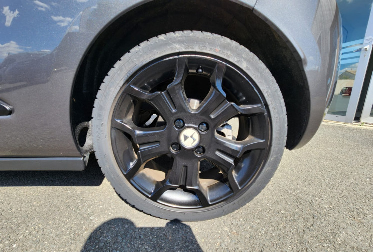 DS DS 3  1.2 THP EAT6 S&S 110 CAFE RACER  / COURROIE A JOUR / GARANTIE 12 MOIS