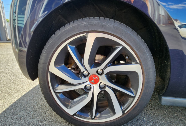 DS DS 3 1.2 THP 12V S&S 110 INES DE LA FRESSANGE / TRES BON ETAT / GARANTIE 12 MOIS