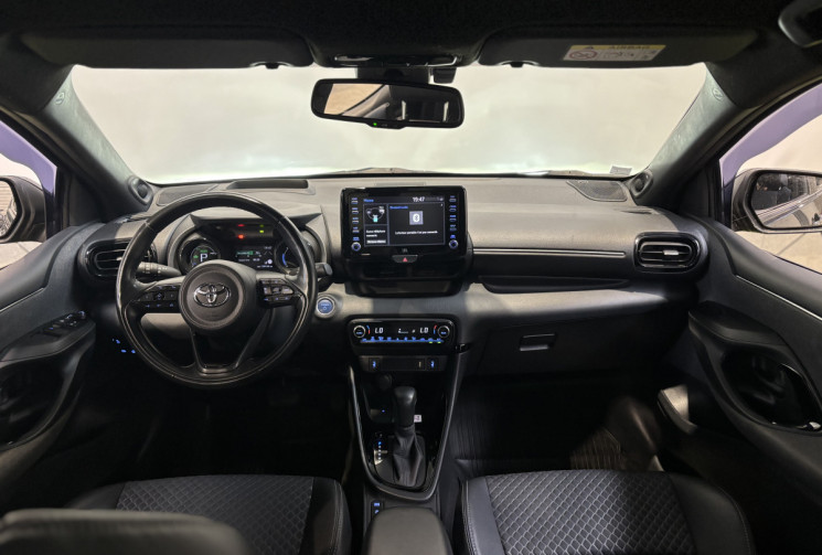 Toyota Yaris 116h Dynamic Business 5p