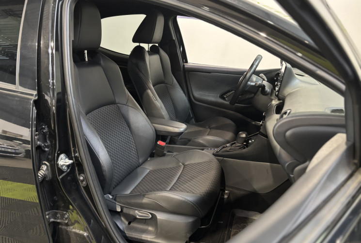 Toyota Yaris 116h Dynamic Business 5p