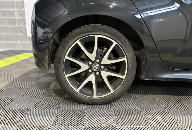 Toyota Yaris 116h Dynamic Business 5p