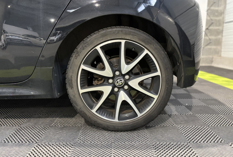 Toyota Yaris 116h Dynamic Business 5p