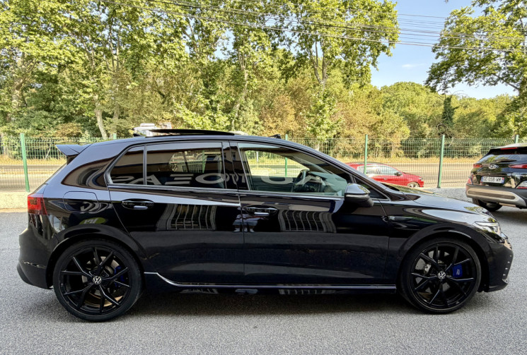 Volkswagen Golf 8 R 2.0 TSI 320 4Motion DSG7 / AKRAPOVIC / Toit Ouvrant / Pack Performance / 8R