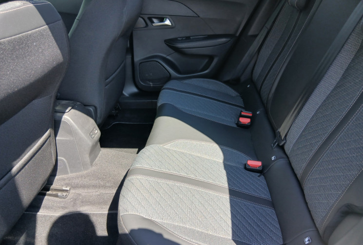 Peugeot 2008 Phase 2 1.2 Hybrid e-DSC6 ALLURE