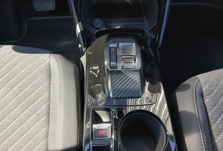 Peugeot 2008 Phase 2 1.2 Hybrid e-DSC6 ALLURE