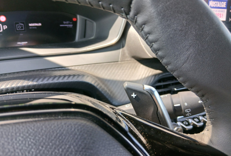 Peugeot 2008 Phase 2 1.2 Hybrid e-DSC6 ALLURE