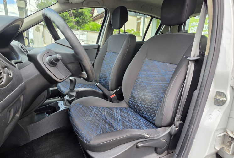 Renault Clio 1.5 dCi 70 ch Authentique 5p Distribution ok  Dossier d'entretien