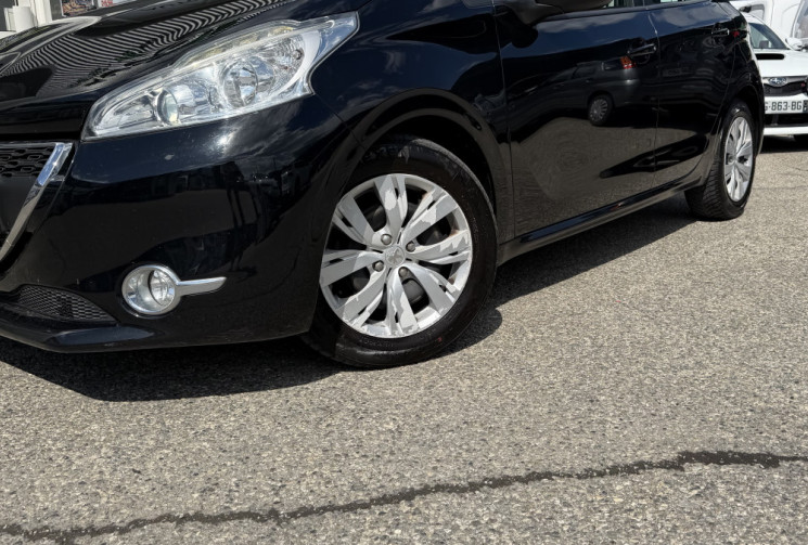 Peugeot 208 1.6 HDI 92 Allure 5 Portes