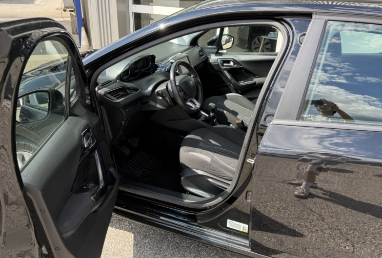 Peugeot 208 1.6 HDI 92 Allure 5 Portes