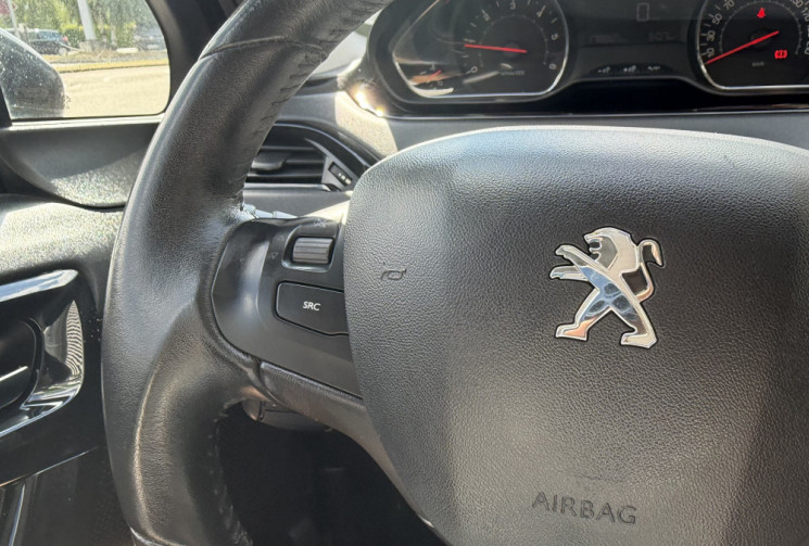Peugeot 208 1.6 HDI 92 Allure 5 Portes