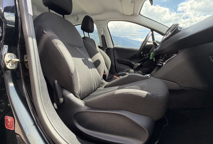 Peugeot 208 1.6 HDI 92 Allure 5 Portes