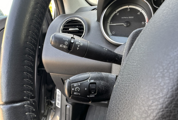 Peugeot 308 T7 SW 1.6 HDi 112 cv BVM6 / 7 PLACES