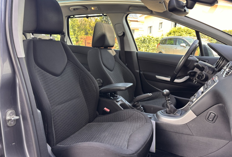 Peugeot 308 T7 SW 1.6 HDi 112 cv BVM6 / 7 PLACES