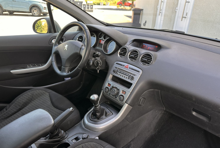 Peugeot 308 T7 SW 1.6 HDi 112 cv BVM6 / 7 PLACES
