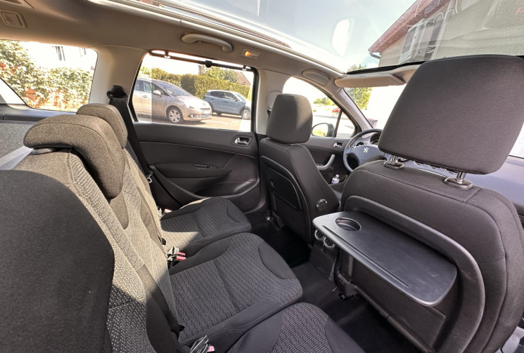 Peugeot 308 T7 SW 1.6 HDi 112 cv BVM6 / 7 PLACES