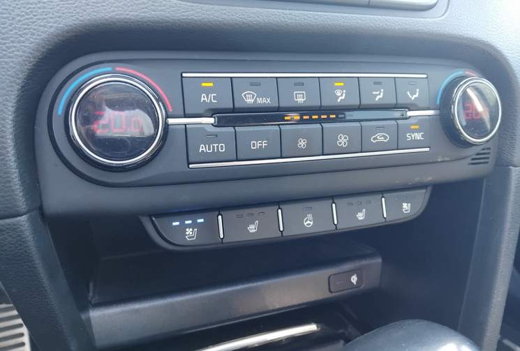 Kia XCeed 1.6l CRDi 136ch Premium DCT7 - Suivi Complet