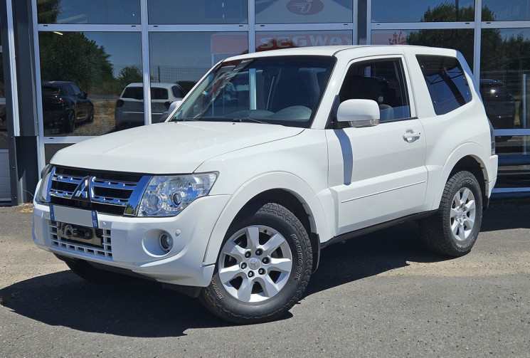 Mitsubishi Pajero IV 3.2 DI-D 200 COURT 3P BVM