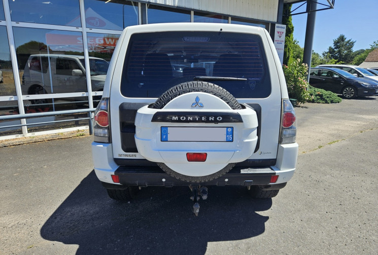 Mitsubishi Pajero IV 3.2 DI-D 200 COURT 3P BVM