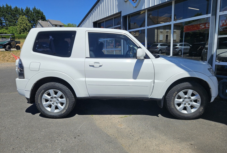 Mitsubishi Pajero IV 3.2 DI-D 200 COURT 3P BVM