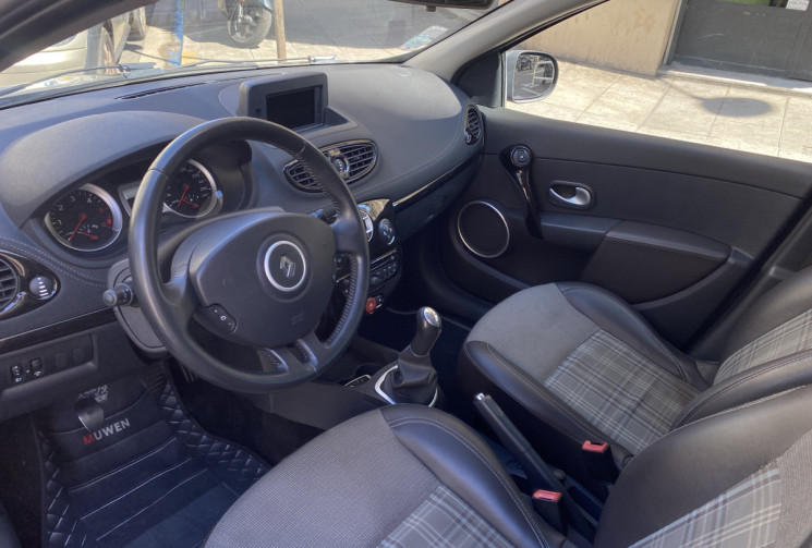 Renault CLIO ESTATE  1.5 dCi 88 CH XV De France