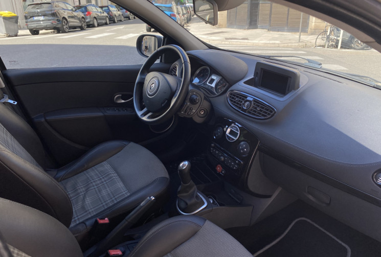Renault CLIO ESTATE  1.5 dCi 88 CH XV De France