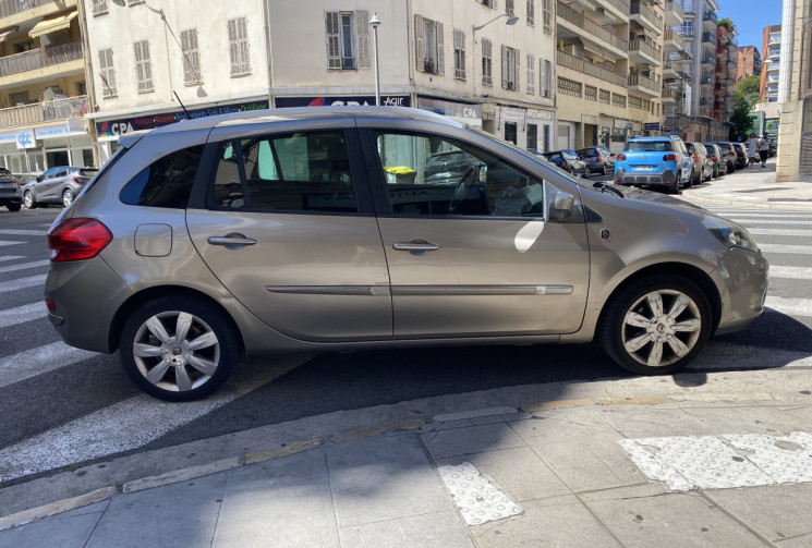 Renault CLIO ESTATE  1.5 dCi 88 CH XV De France