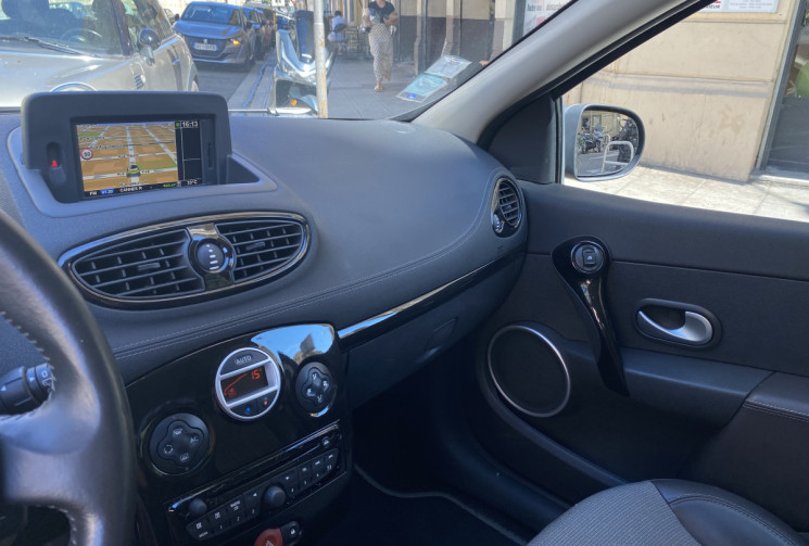 Renault CLIO ESTATE  1.5 dCi 88 CH XV De France