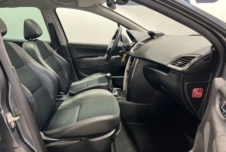 Peugeot 207 SW OUTDOOR 1.6 HDI PREMIUM 