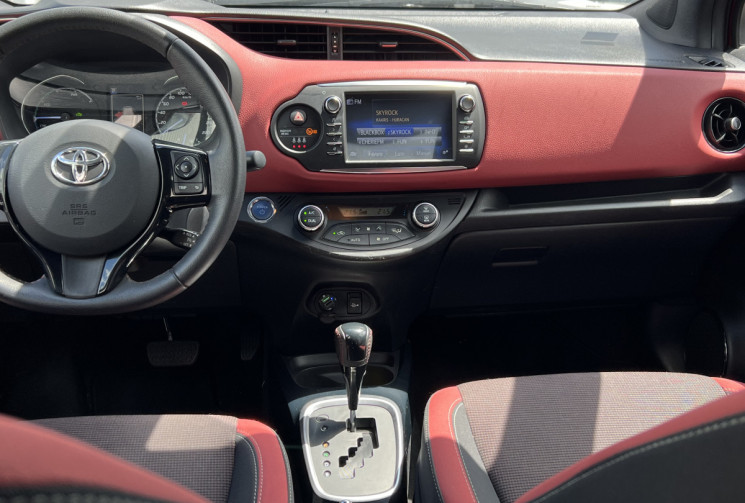 Toyota Yaris Collection Phase 3 Hybrid 1.5 VVTi HSD 100cv E-CVT * FRANCE