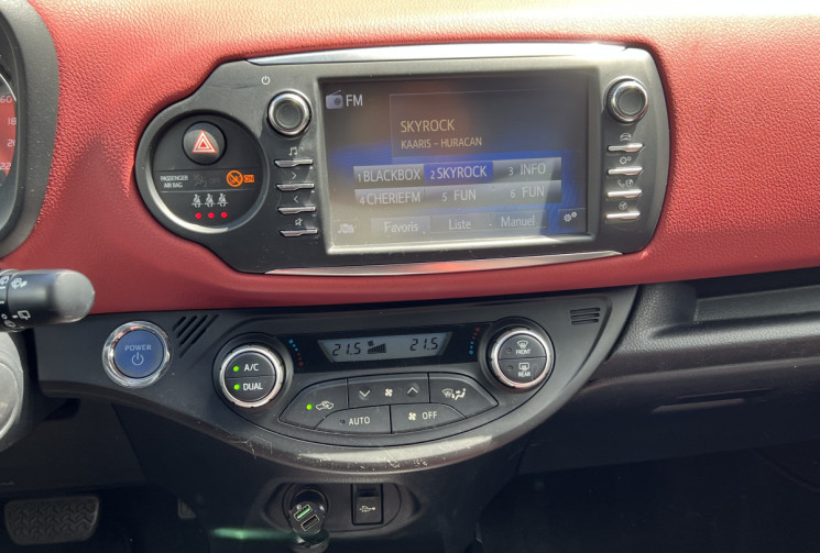 Toyota Yaris Collection Phase 3 Hybrid 1.5 VVTi HSD 100cv E-CVT * FRANCE