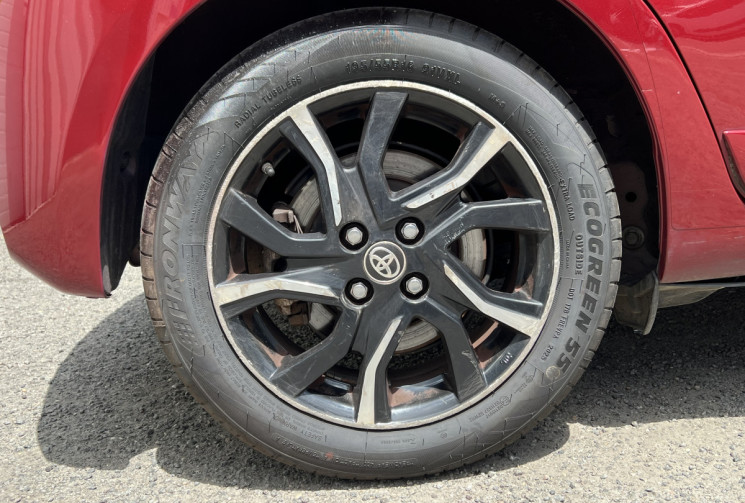 Toyota Yaris Collection Phase 3 Hybrid 1.5 VVTi HSD 100cv E-CVT * FRANCE