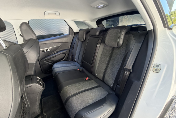 Peugeot 3008 1.2 Puretech 130 Allure Business EAT8 / Distri OK / Caméra / Keyless / LED / Carplay