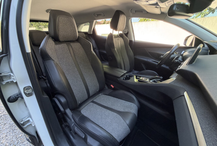 Peugeot 3008 1.2 Puretech 130 Allure Business EAT8 / Distri OK / Caméra / Keyless / LED / Carplay