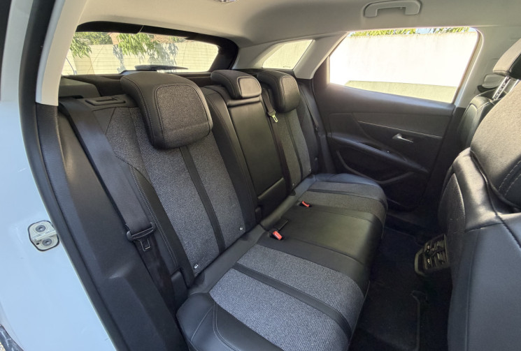 Peugeot 3008 1.2 Puretech 130 Allure Business EAT8 / Distri OK / Caméra / Keyless / LED / Carplay