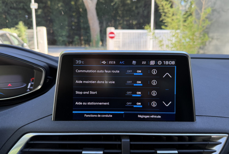 Peugeot 3008 1.2 Puretech 130 Allure Business EAT8 / Distri OK / Caméra / Keyless / LED / Carplay