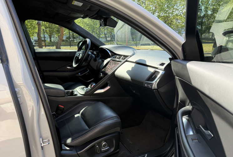 Jaguar E-Pace D200 MHEV R-DYNAMIC SE AWD BVA