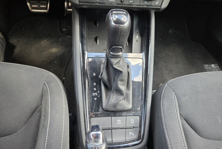 Skoda Scala 1.5 TSI DSG7 150 cv * SIEGES SPORTS * CARPLAY  * SIEGES CHAUFFANTS*               