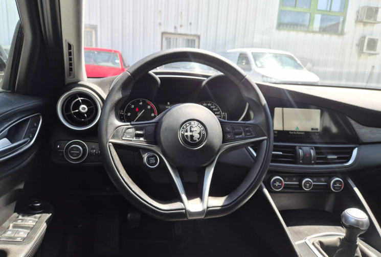 Alfa Romeo Giulia (952) 2.2 JTD 16V 150 CV * CLIM * PACK SPORT * DISTRIBUTION FAITE 