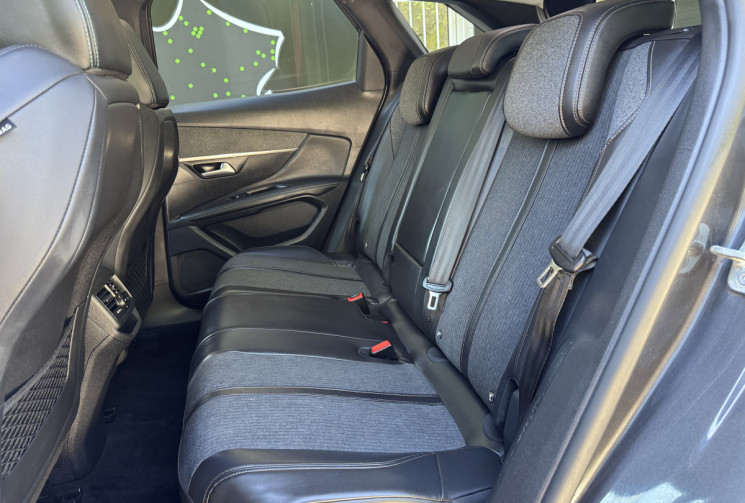 Peugeot 3008 ALLURE 1.5 HDI 130 EAT8 / Camera / Carplay / Sieges Chauffants / Entretien OK