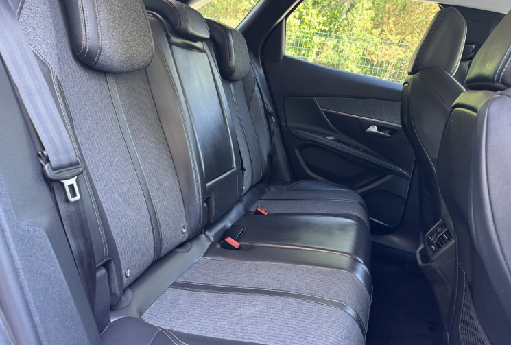 Peugeot 3008 ALLURE 1.5 HDI 130 EAT8 / Camera / Carplay / Sieges Chauffants / Entretien OK