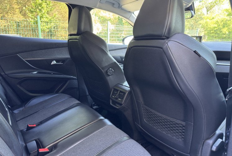 Peugeot 3008 ALLURE 1.5 HDI 130 EAT8 / Camera / Carplay / Sieges Chauffants / Entretien OK