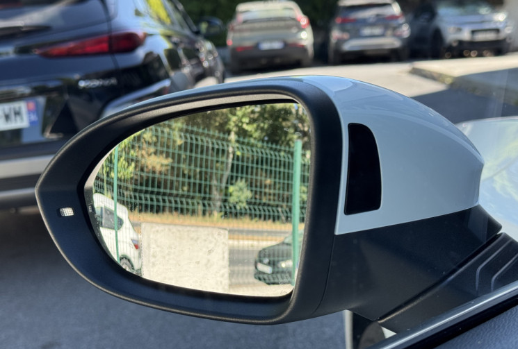 Volkswagen Golf 8.5 50 Edition 1.5 eTSi 204 DSG6 eHybrid / Garantie VW 08/28 / IQ Light / Camera 