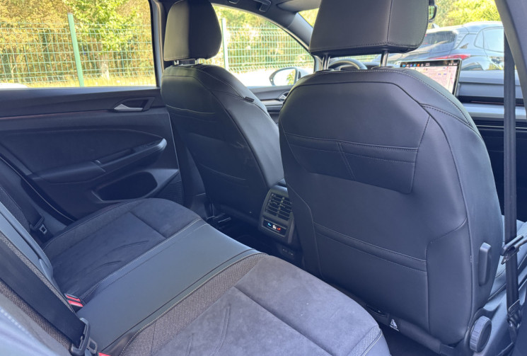 Volkswagen Golf 8.5 Edition 50 1.5 eTSi 204 DSG6 eHybrid / Garantie VW 08/28 / IQ Light / Camera 