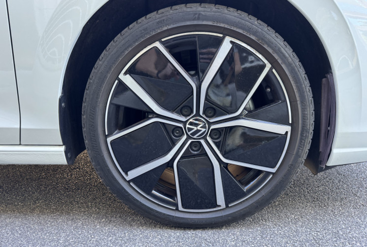 Volkswagen Golf 8.5 50 Edition 1.5 eTSi 204 DSG6 eHybrid / Garantie VW 08/28 / IQ Light / Camera 