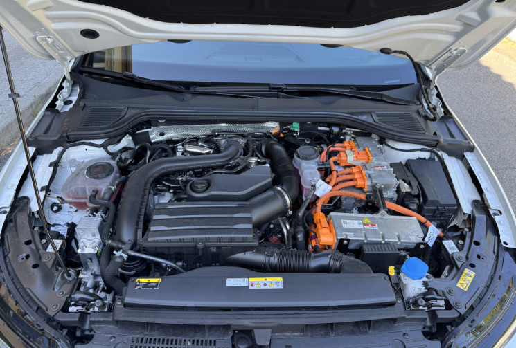 Volkswagen Golf 8.5 50 Edition 1.5 eTSi 204 DSG6 eHybrid / Garantie VW 08/28 / IQ Light / Camera 