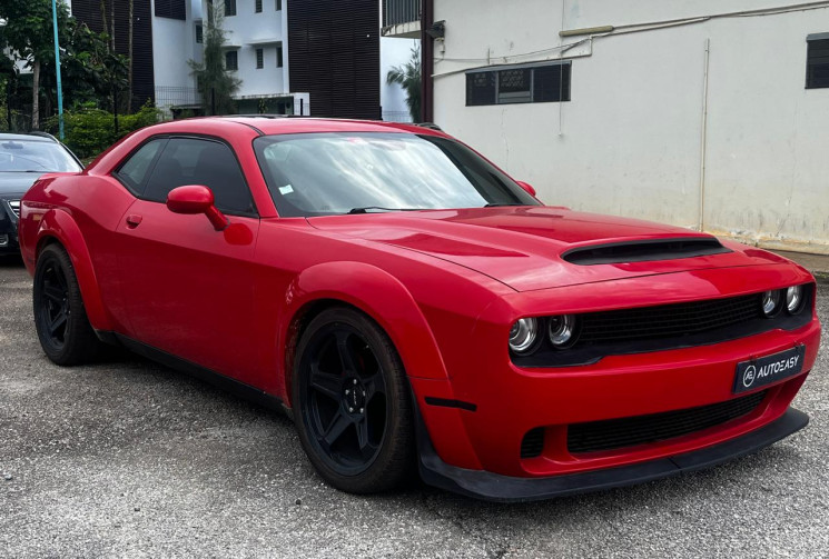 Dodge CHALLENGER 6.4 SRT 8 Coupé 2 portes 5 places 477 cv // Très peu kilométré // Excellent état