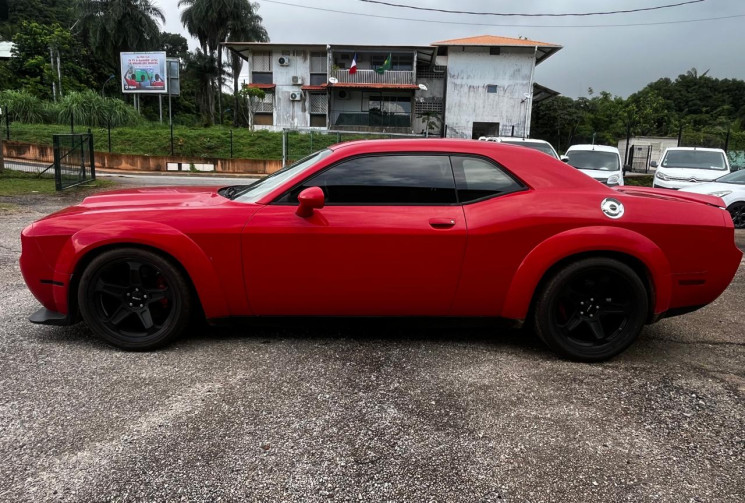Dodge CHALLENGER 6.4 SRT 8 Coupé 2 portes 5 places 477 cv // Très peu kilométré // Excellent état
